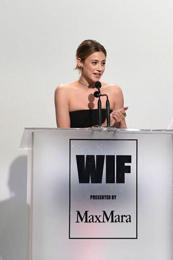 Lili Reinhart