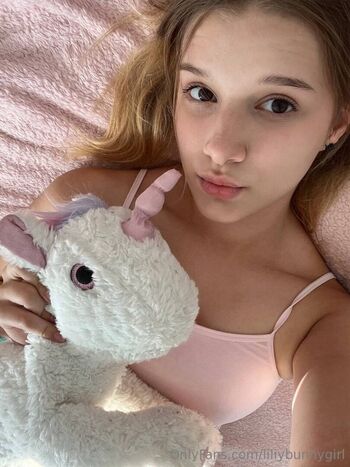 liliybunnygirl Leaked Nude OnlyFans (Photo 34)