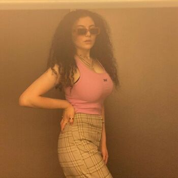 Lilla Crawford Leaked Nude OnlyFans (Photo 6)