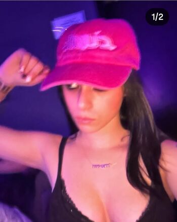 Lindsaykap Leaked Nude OnlyFans (Photo 1)