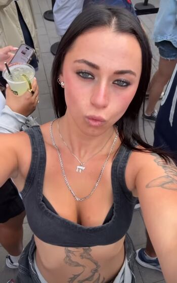 Lindsaykap Leaked Nude OnlyFans (Photo 6)