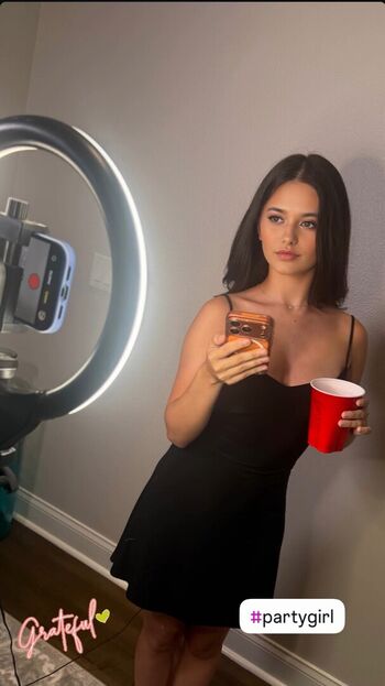 Lindsey Lamer Leaked Nude OnlyFans (Photo 1)