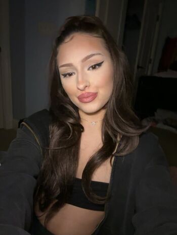 Liquorstoregirl Leaked Nude OnlyFans (Photo 4)