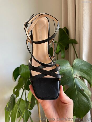 Lis Evans Leaked Nude OnlyFans (Photo 26)