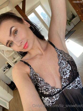 Liz Snowfoot Leaked Nude OnlyFans (Photo 46)