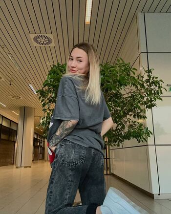 liza_bet Leaked Nude OnlyFans (Photo 9)