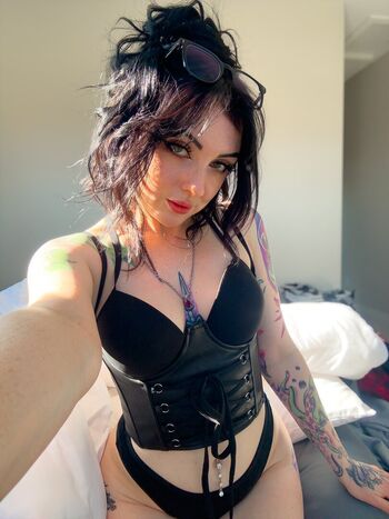 Lizzi Blake
