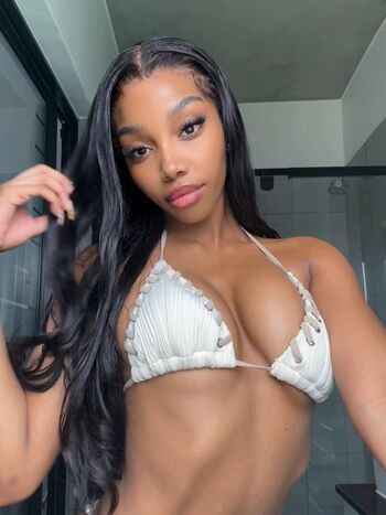 Lizzy Amarae Leaked Nude OnlyFans (Photo 3)