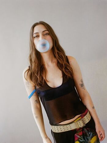 Lizzy Mcalpine