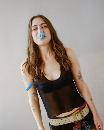 Lizzy Mcalpine