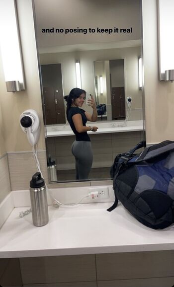 Lizzy Porter Leaked Nude OnlyFans (Photo 11)