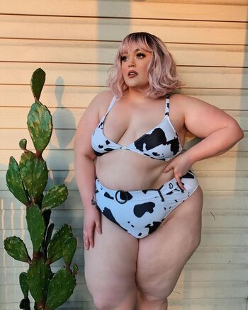 Loey Lane Leaked Nude OnlyFans (Photo 4)