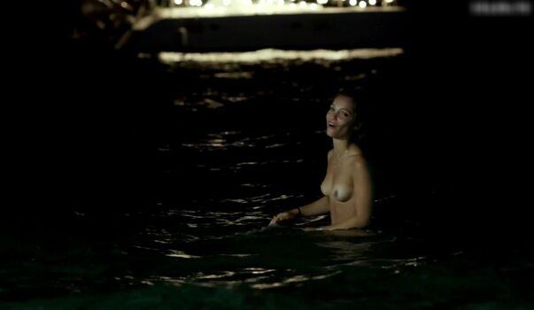 Lola Le Lann Leaked Nude OnlyFans (Photo 37)