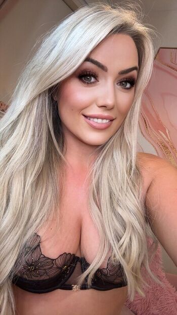 Lola Lovexxxx Leaked Nude OnlyFans (Photo 1)