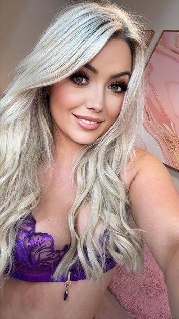 Lola Lovexxxx Leaked Nude OnlyFans (Photo 2)