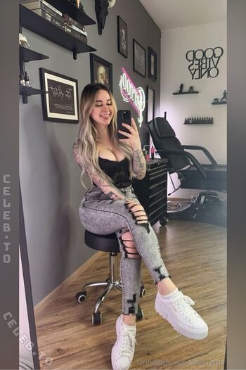 Lola Lynn Leaked Nude OnlyFans (Photo 2)