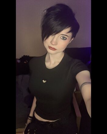 LonesomeMuse Leaked Nude OnlyFans (Photo 1)