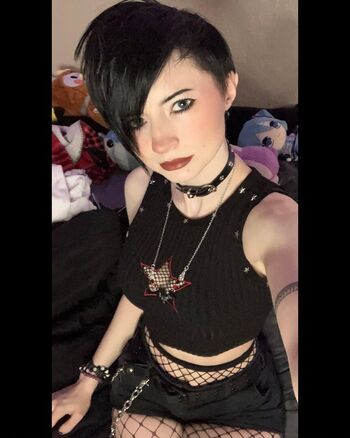 LonesomeMuse Leaked Nude OnlyFans (Photo 2)