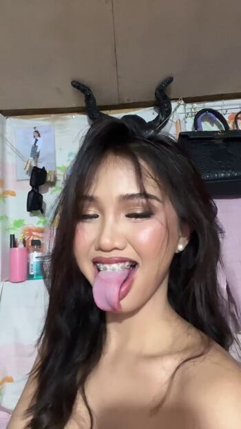 Long Tongue Fetish