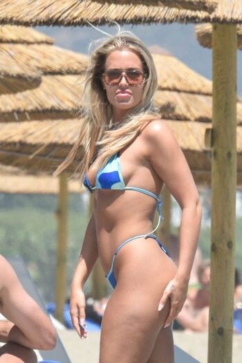 Lottie Tomlinson Leaked Nude OnlyFans (Photo 16)
