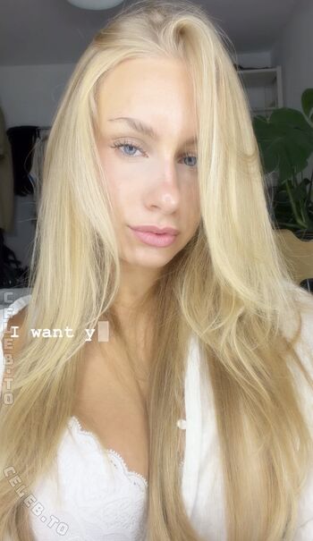 loulou_fbl Leaked Nude OnlyFans (Photo 7)