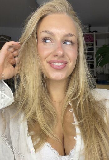 loulou_fbl Leaked Nude OnlyFans (Photo 8)