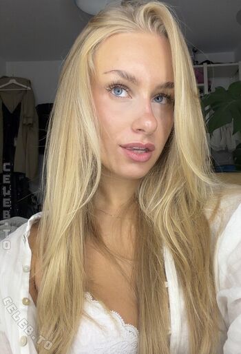 loulou_fbl Leaked Nude OnlyFans (Photo 10)