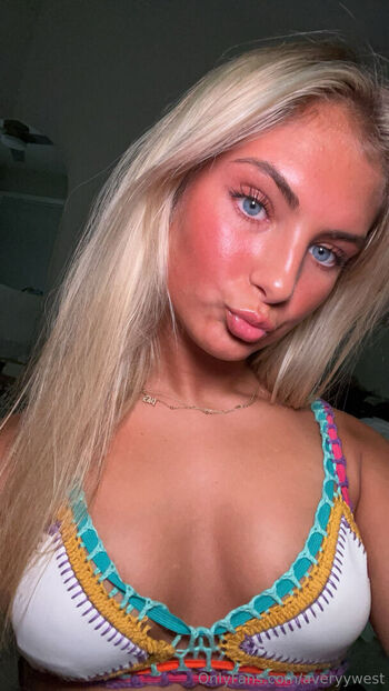 Lovelyaveryyy Leaked Nude OnlyFans (Photo 4)