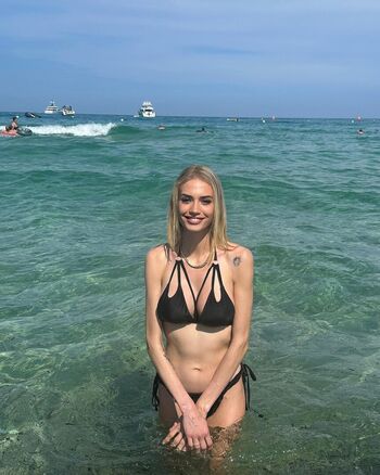 Lucie Gaumont Leaked Nude OnlyFans (Photo 18)