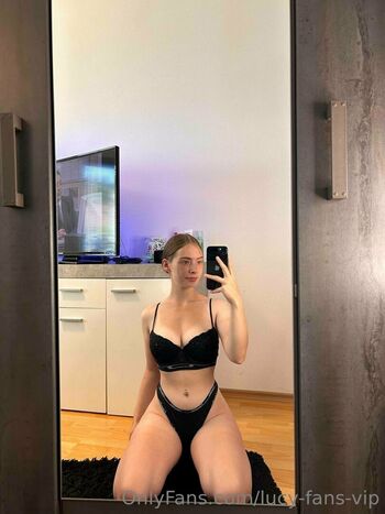 lucy-fans-vip Leaked Nude OnlyFans (Photo 8)