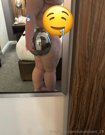 lunabloom_29 Leaked Nude OnlyFans (Photo 4)