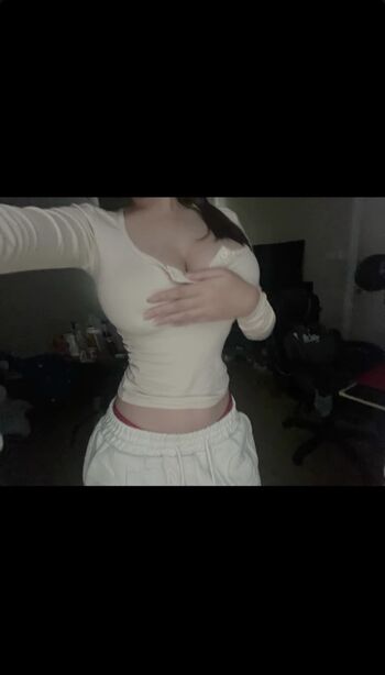 luzneuiii Leaked Nude OnlyFans (Photo 3)
