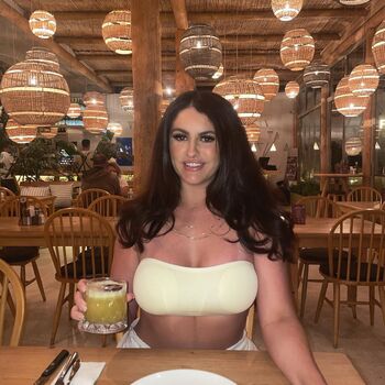 Lynsey B
