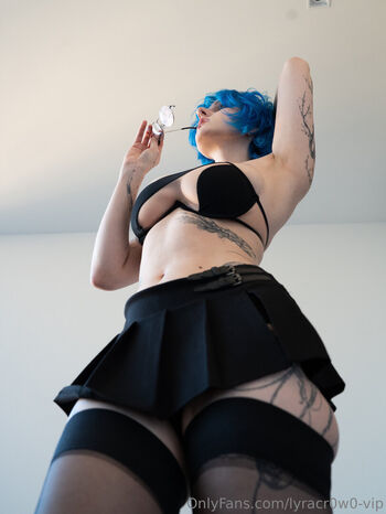 Lyra Crow