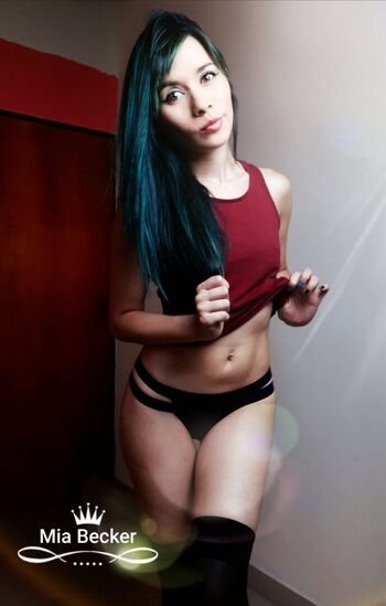 Mía Becker Leaked Nude OnlyFans (Photo 8)