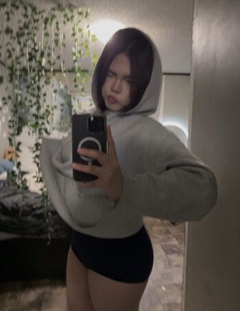 macadeiiic Leaked Nude OnlyFans (Photo 1)