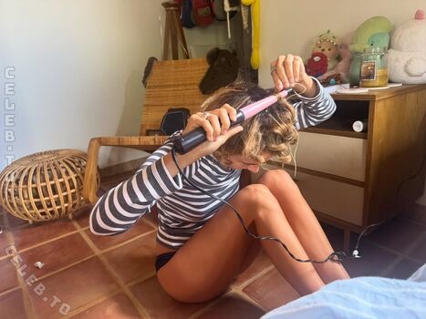 Mackenzie Ziegler Leaked Nude OnlyFans (Photo 418)