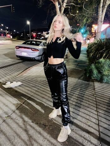 Madilyn Bailey Leaked Nude OnlyFans (Photo 3)