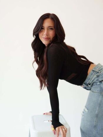 Madison Humphrey // madison_humphrey // madisonhumphre