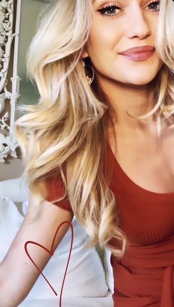 Maggie Sajak Leaked Nude OnlyFans (Photo 12)