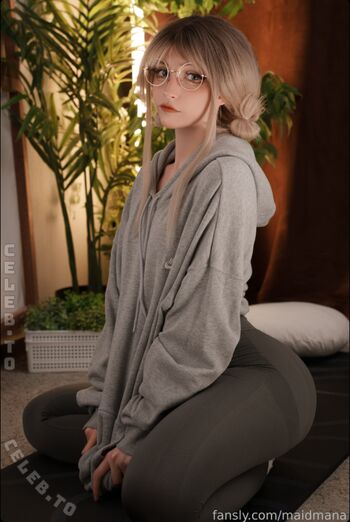 Maidmana Leaked Nude OnlyFans (Photo 3)