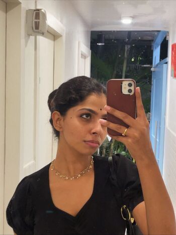 Malavika Leaked Nude OnlyFans (Photo 29)