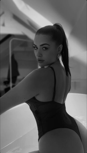 Manon Didier Leaked Nude OnlyFans (Photo 9)