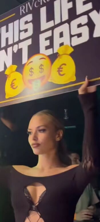 Maribor Leaked Nude OnlyFans (Photo 15)