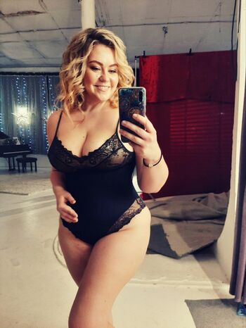Marina Morris Leaked Nude OnlyFans (Photo 12)