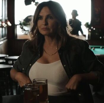 Mariska Hargitay Leaked Nude OnlyFans (Photo 16)