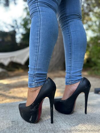 marriedandheelsof