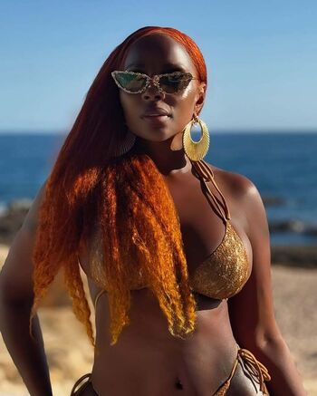 Mary J Blige Leaked Nude OnlyFans (Photo 3)