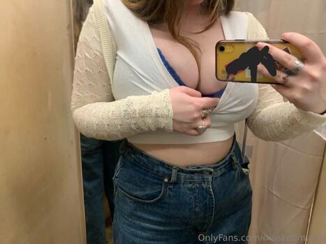 maskedmia05 Leaked Nude OnlyFans (Photo 4)