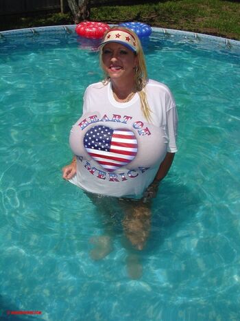 Maxi Mounds